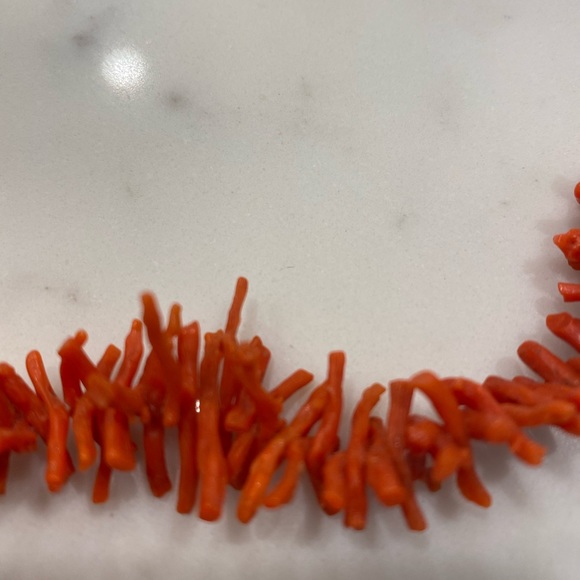 Beautiful Vintage Coral Necklace and coral and stone Earring set - Picture 7 of 7